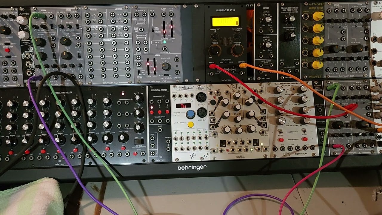 Behringer Space FX Unboxing and Trying every Preset - YouTube